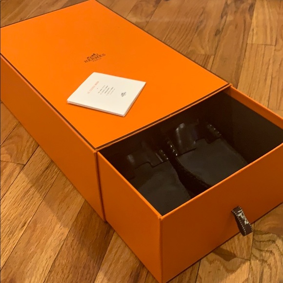 HERMES Authentic Shoes - Picture 1 of 7